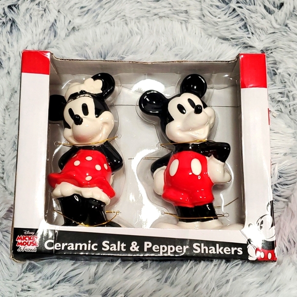 Disney Other - Mickey Mouse & Friends. Salt & Pepper Shakers.